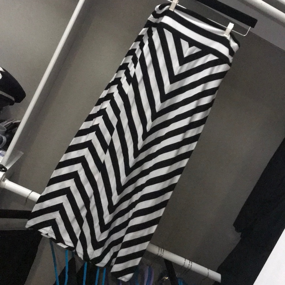 Faded glory black and white maxi skirt